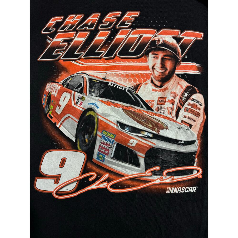 VINTAGE NASCAR CHASE ELLIOTT 9 HOOTERS SHIRT — XL 23x27 Graphic Tee